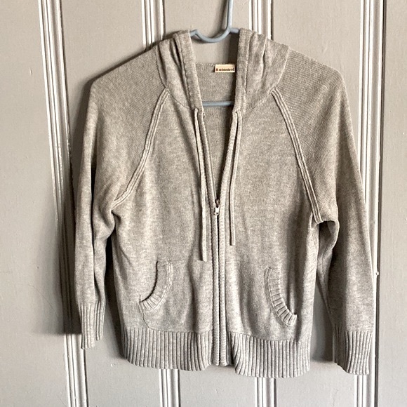 Super Cute & Comfy Gray Zip Up Crop Sweater w/ Hood & Pockets Size Large - Picture 5 of 9